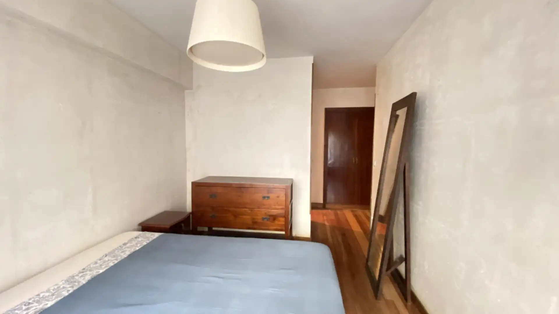 Habitación de Piso en venta en Bilbao  con Calefacción, Terraza y Balcón