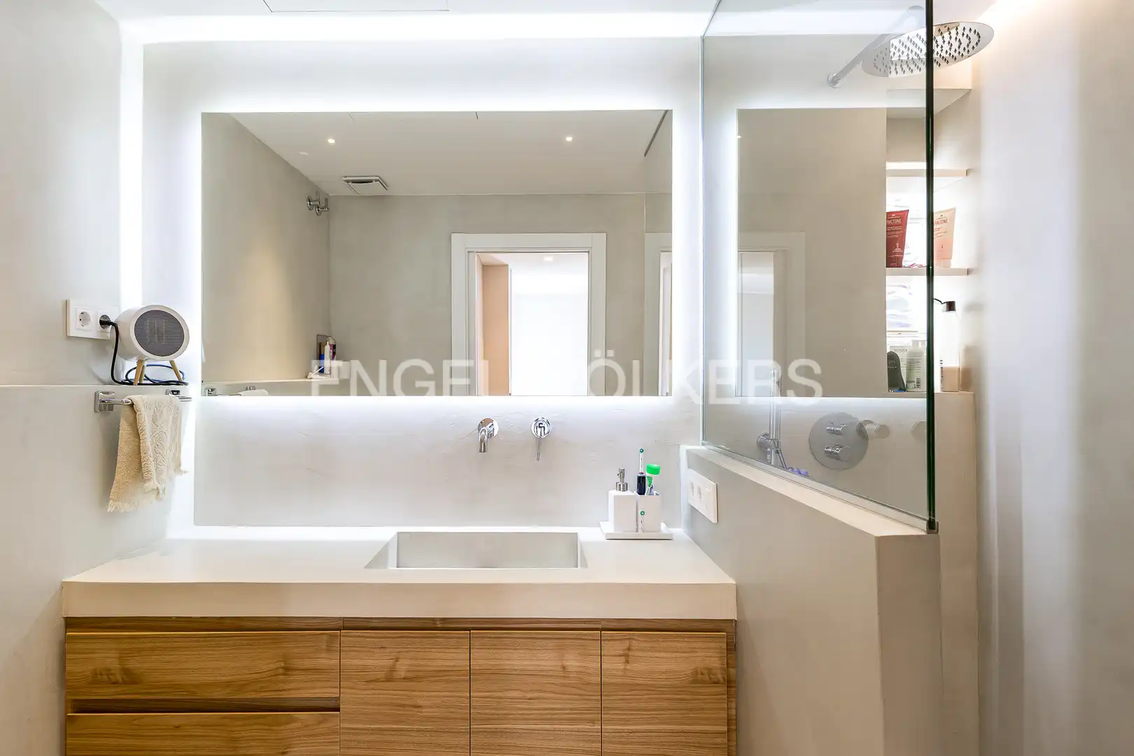 Bathroom of Attic for sale in Barcelona  with Air Conditioner, Heating and Private garden