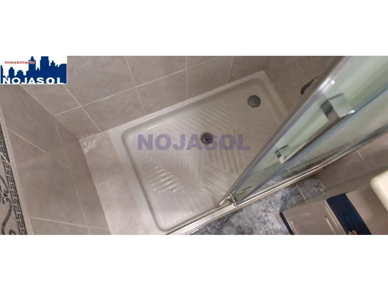 Baño de Apartamento de alquiler en Noja con Calefacción, Terraza y Amueblado