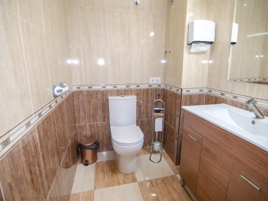 Baño de Local de alquiler en La Rinconada