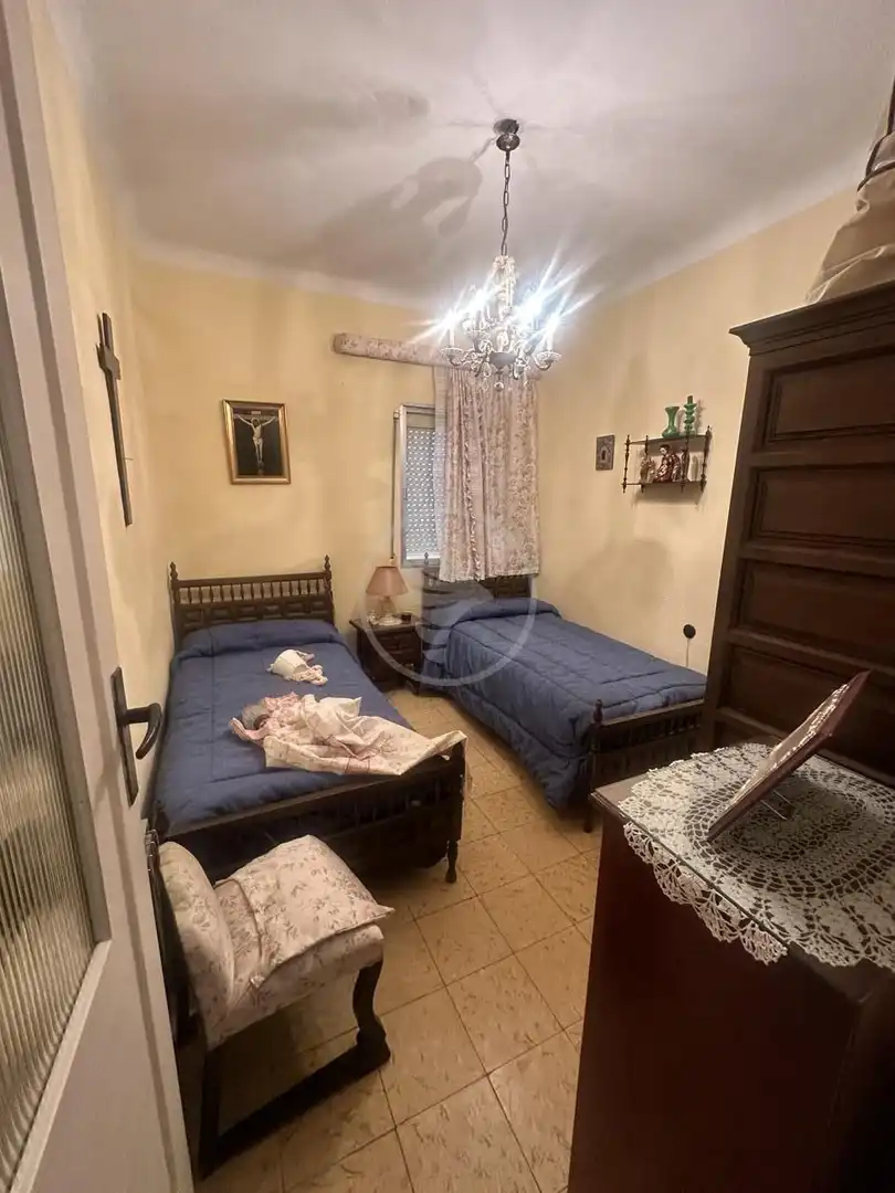 Dormitori de Pis en venda en Linares amb Terrassa