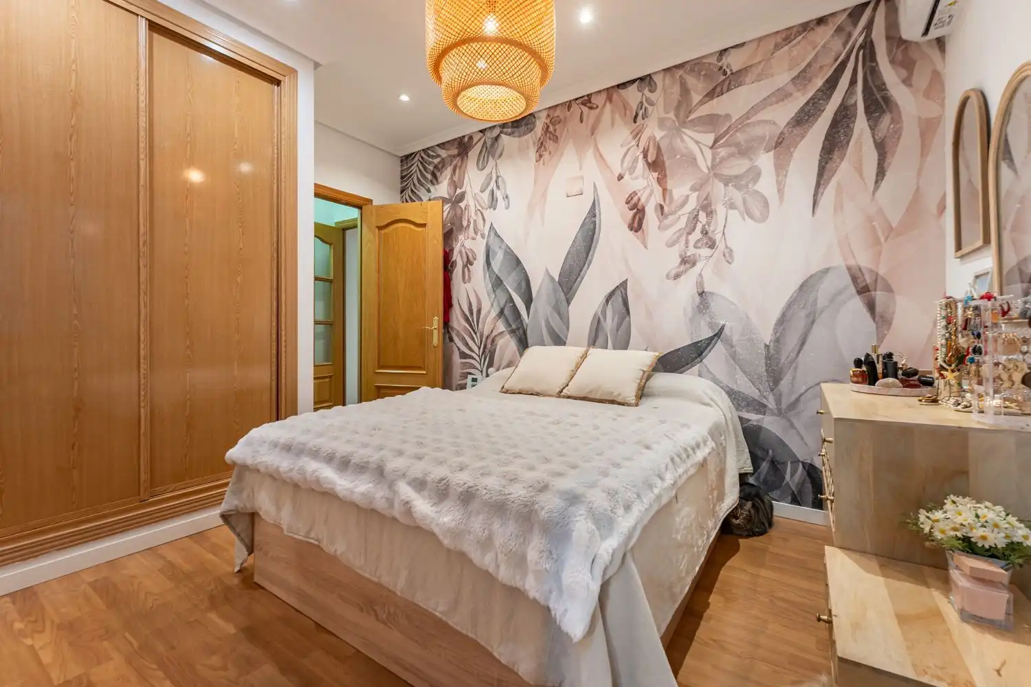 Habitación de Piso en venta en Madrid con Calefacción