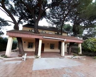 Vista exterior de Casa o xalet en venda en Collado Villalba amb Terrassa, Piscina i Balcó