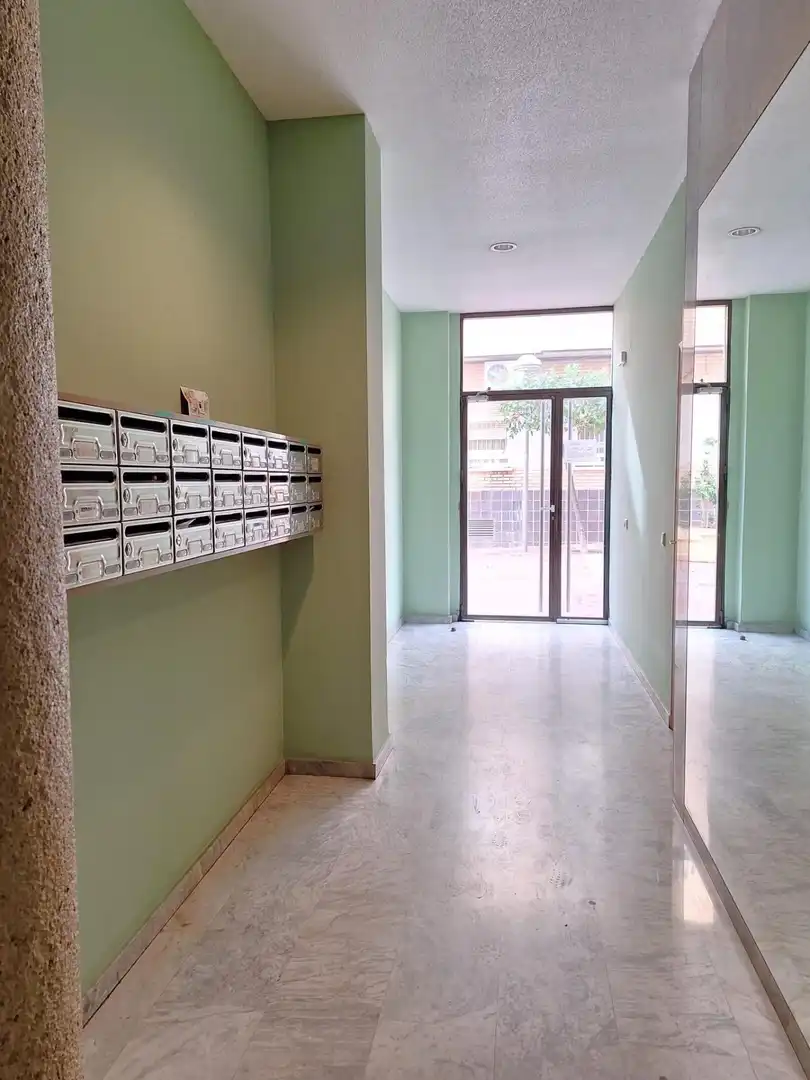 Study for rent in Murcia  with Air Conditioner, Heating and Storage room