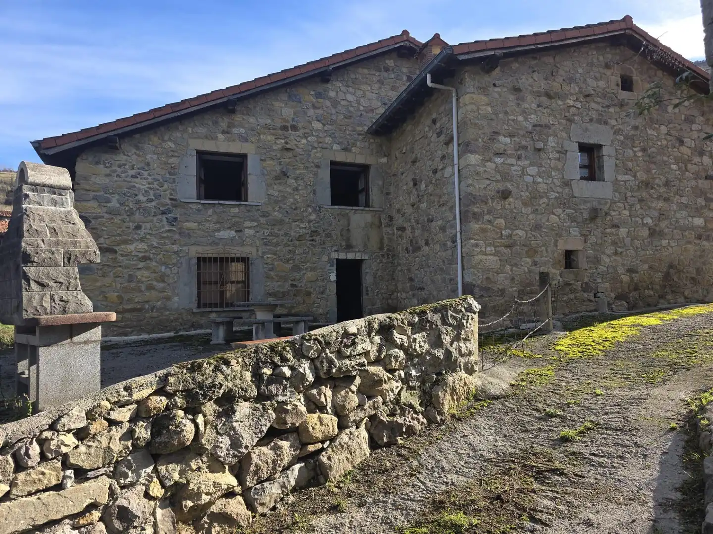 Vista exterior de Casa o chalet en venta en Tudanca con Amueblado y Balcón