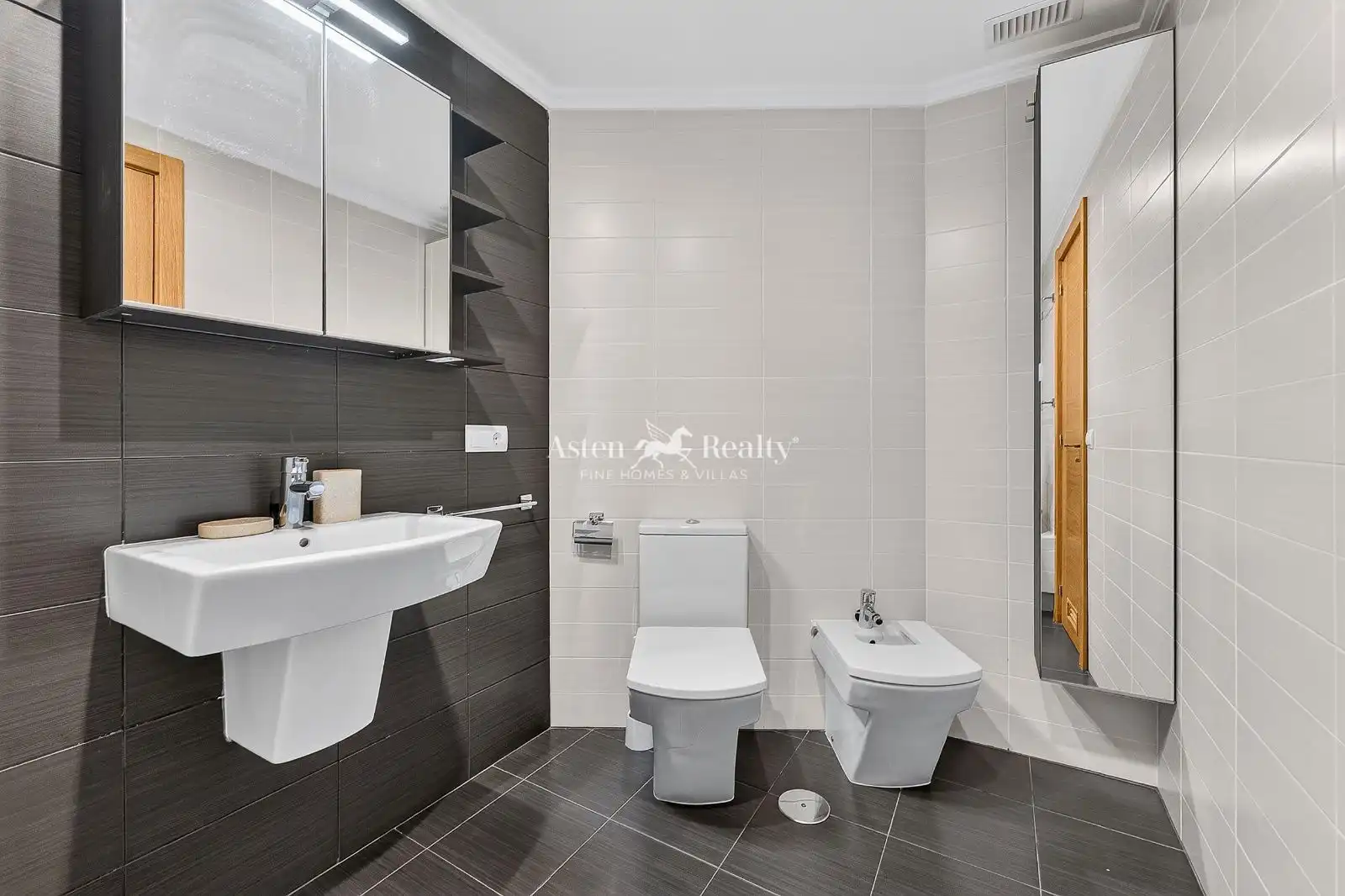 Bathroom of Flat for sale in Granadilla de Abona  with Air Conditioner, Private garden and Terrace