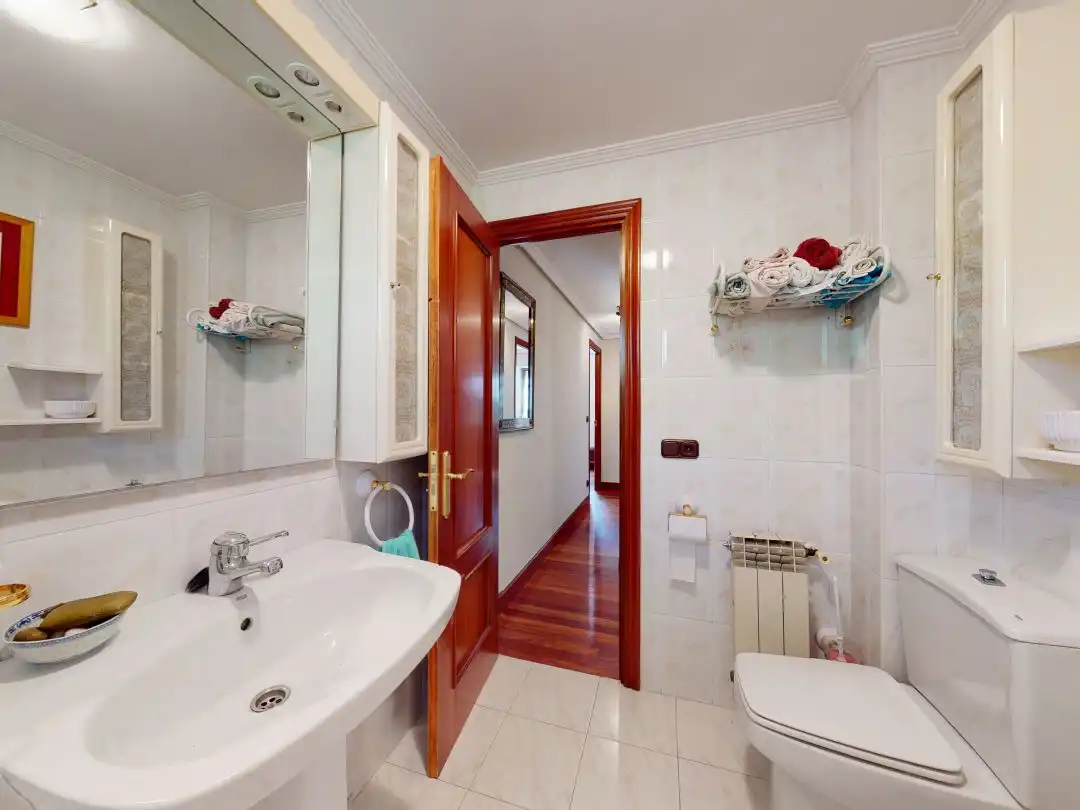 Bathroom of Flat for sale in Legazpi  with Heating and Furnished