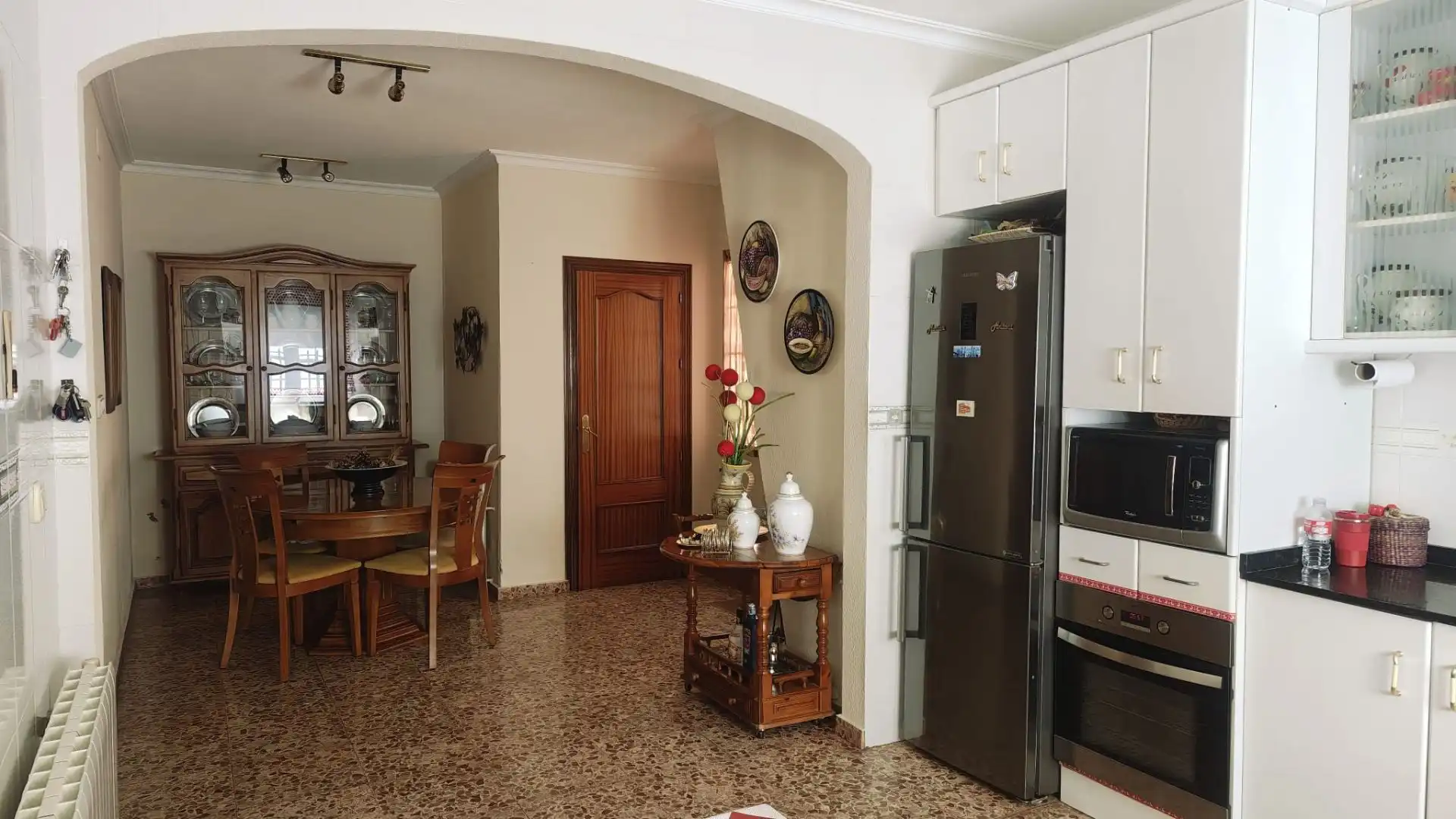 Küche von Einfamilien-Reihenhaus zum Verkauf in Argamasilla de Calatrava mit Klimaanlage, Heizung und Abstellraum