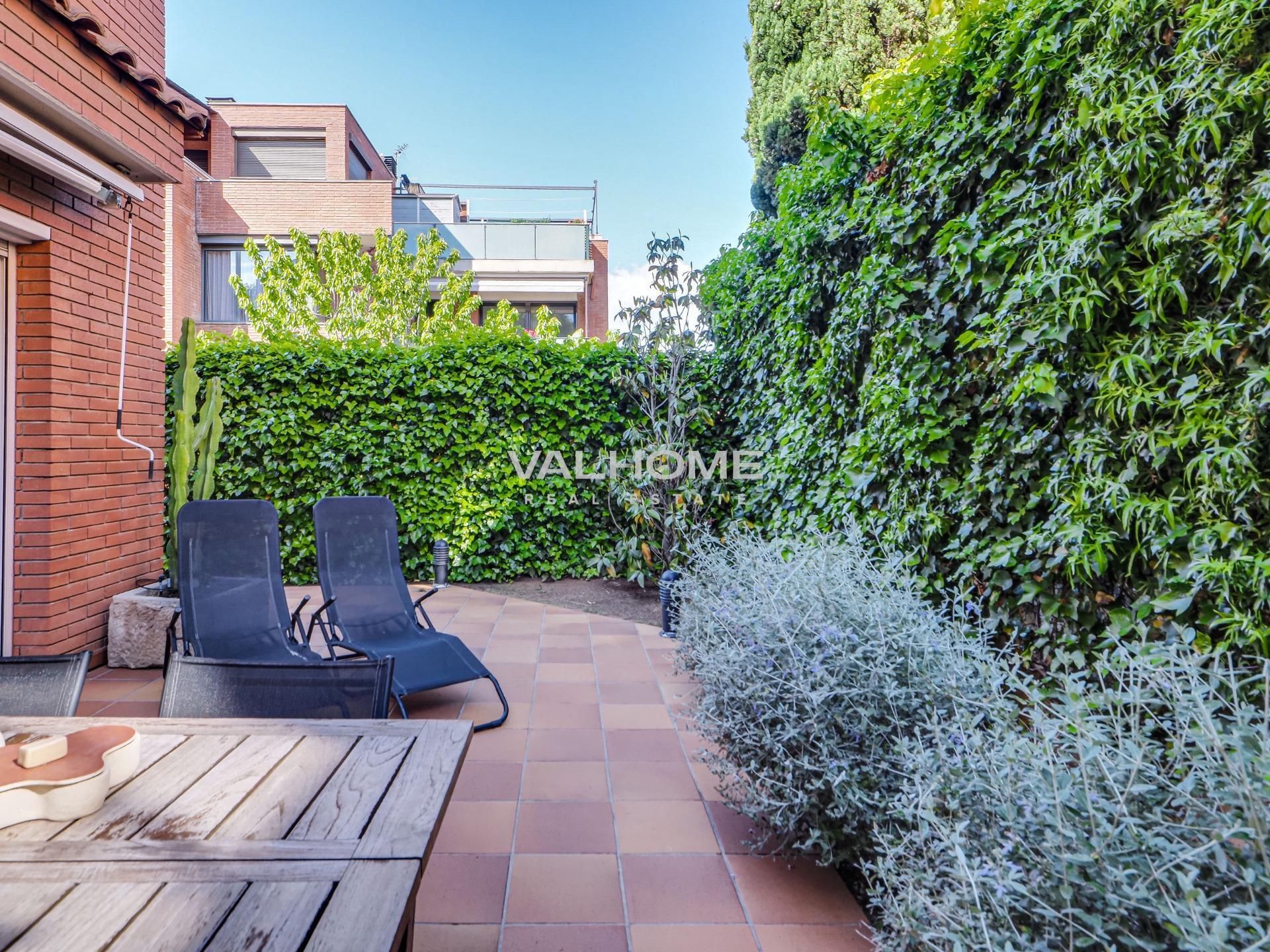 Terrace of Single-family semi-detached for sale in Sant Cugat del Vallès  with Air Conditioner, Heating and Private garden