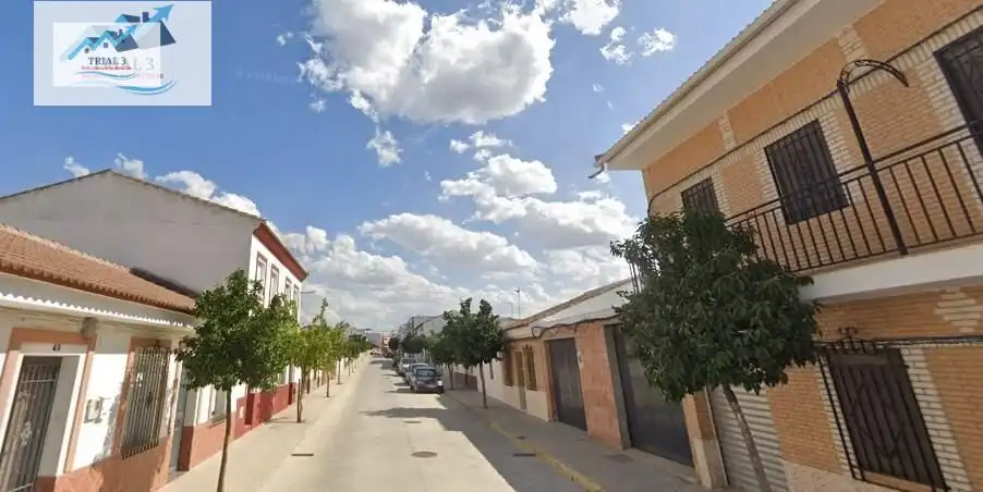 Vista exterior de Casa o xalet en venda en Fuente Carreteros amb Jardí privat