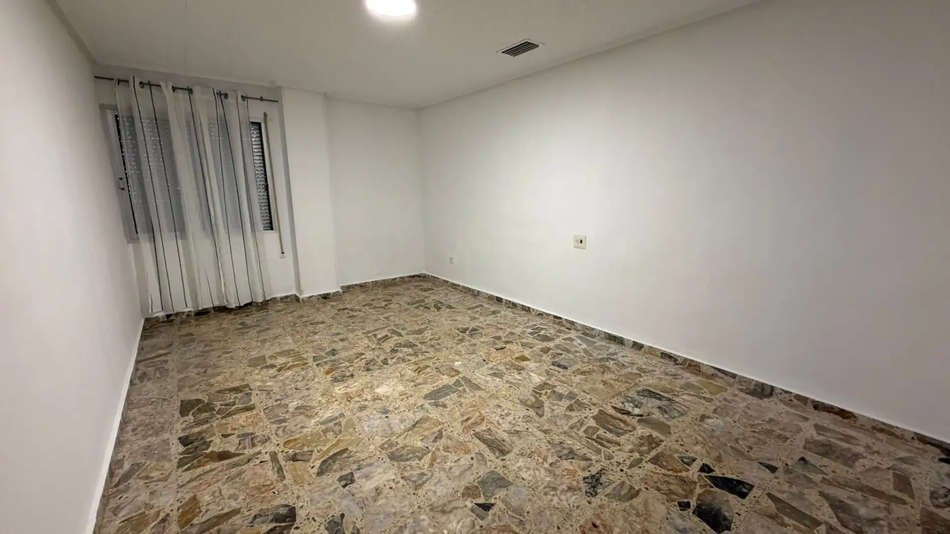 Casa adosada de lloguer en Alpartir amb Calefacció, Forn i Rentadora