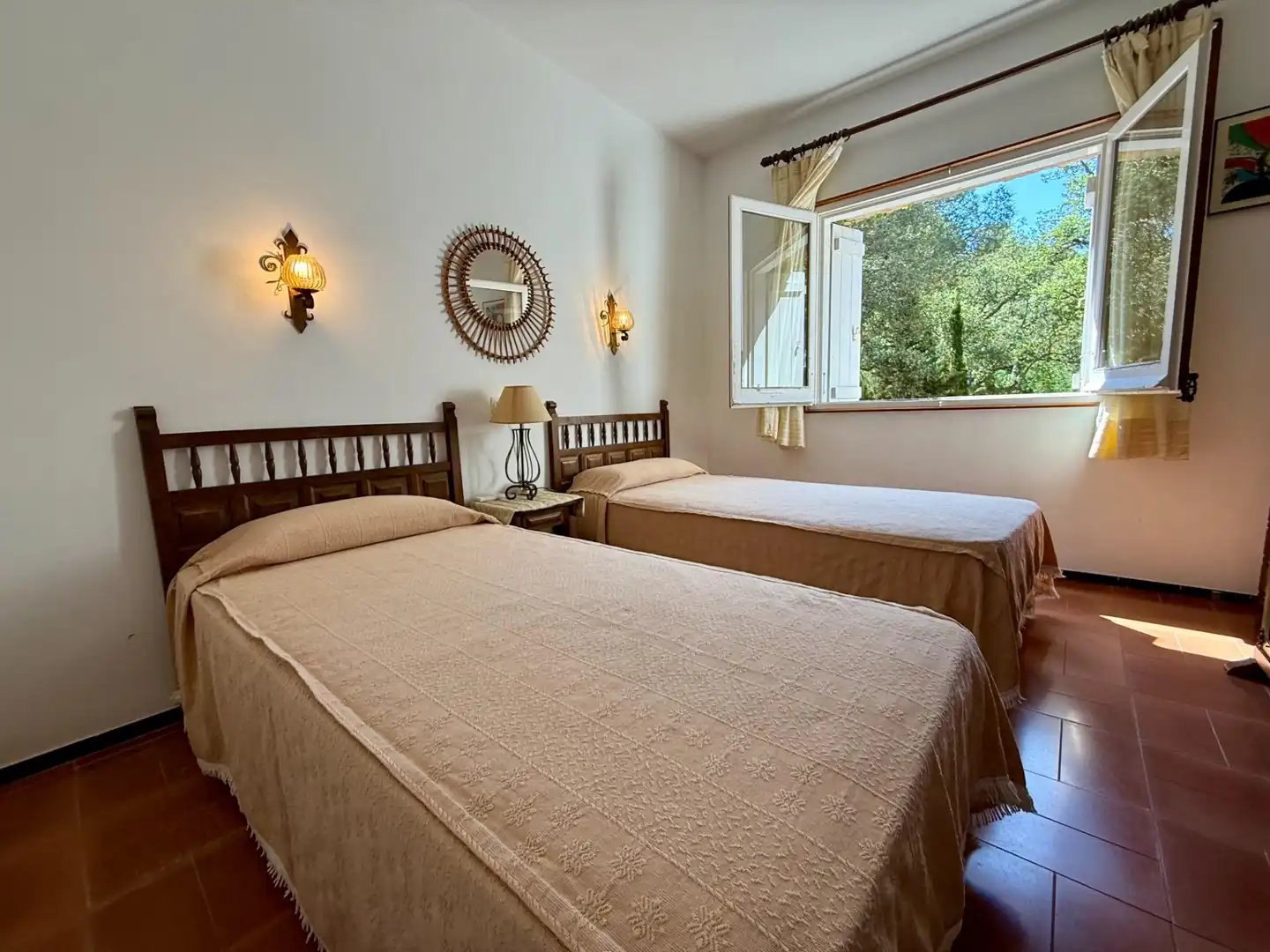 Habitación de Finca rústica en venta en Castell d'Aro, Platja d'Aro i s'Agaró con Aire acondicionado, Calefacción y Jardín privado