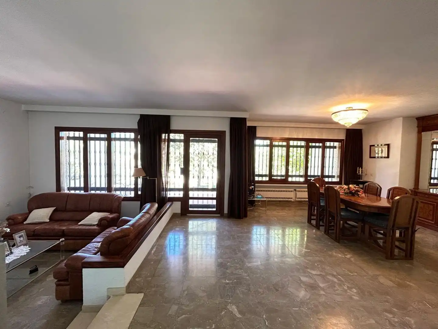 Sala d'estar de Casa o xalet en venda en Villanueva del Rosario amb Aire condicionat, Jardí privat i Terrassa