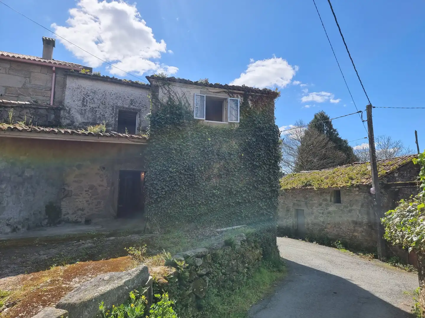 Außenansicht von Haus oder Chalet zum Verkauf in Santiago de Compostela  mit Privatgarten und Terrasse