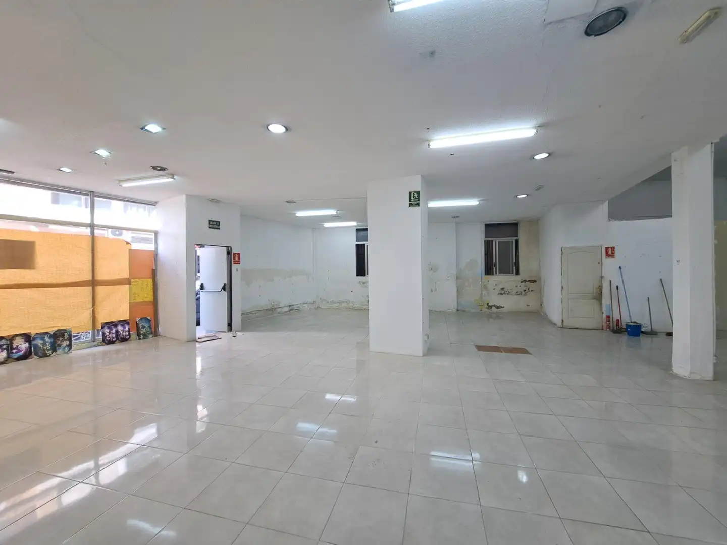 Business premises for sale in Calle ARQUEBISBE VICH, imagen 3