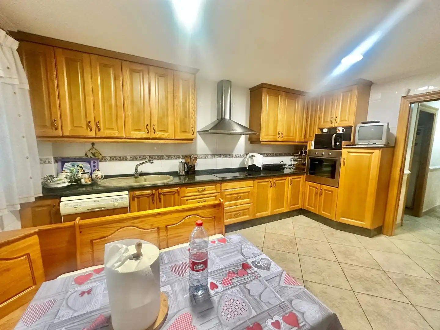 Cocina de Casa o chalet en venta en San Vicente del Raspeig / Sant Vicent del Raspeig con Aire acondicionado, Calefacción y Jardín privado
