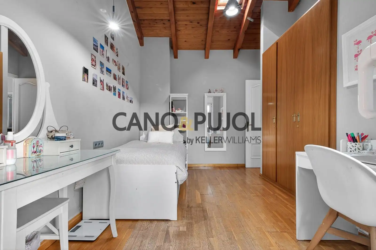 Sala d'estar de Casa o xalet en venda en Sant Cugat del Vallès amb Aire condicionat, Calefacció i Terrassa