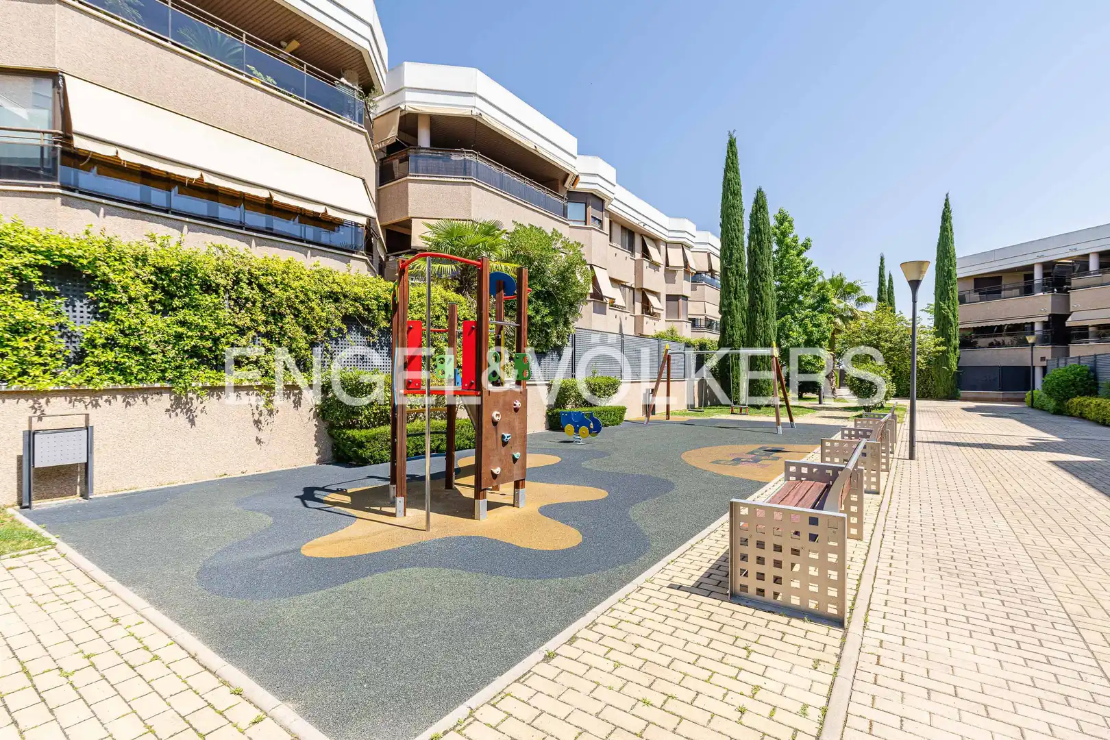 Terrassa de Pis de lloguer en Las Rozas de Madrid amb Aire condicionat, Calefacció i Jardí privat