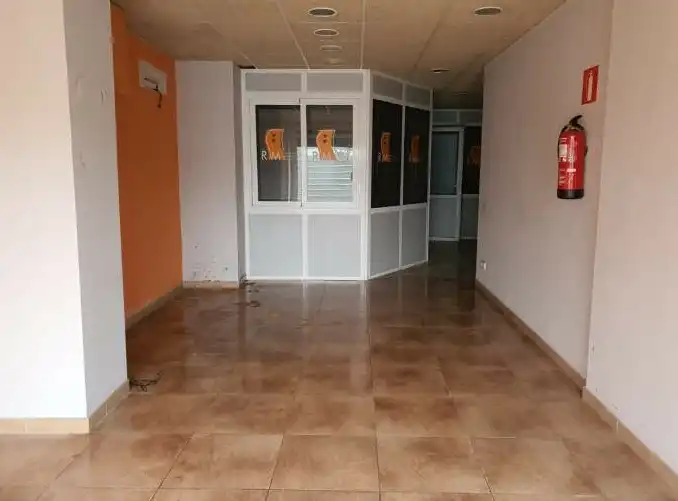 Locale commerciale in vendita a C/ Dels Ducs, imagen 3