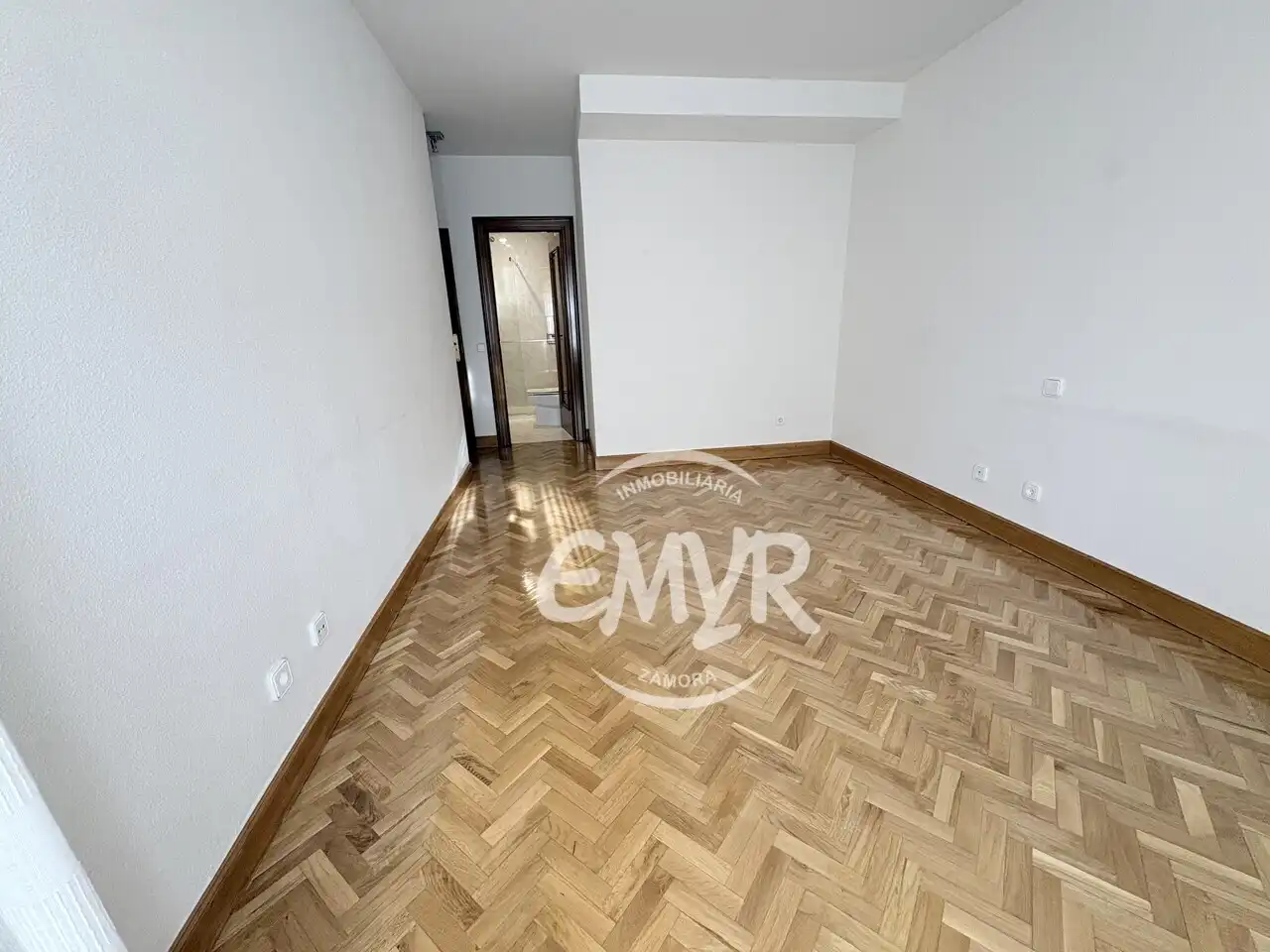 Wohnung zum Verkauf in Zamora Capital  mit Heizung, Parkett und Abstellraum