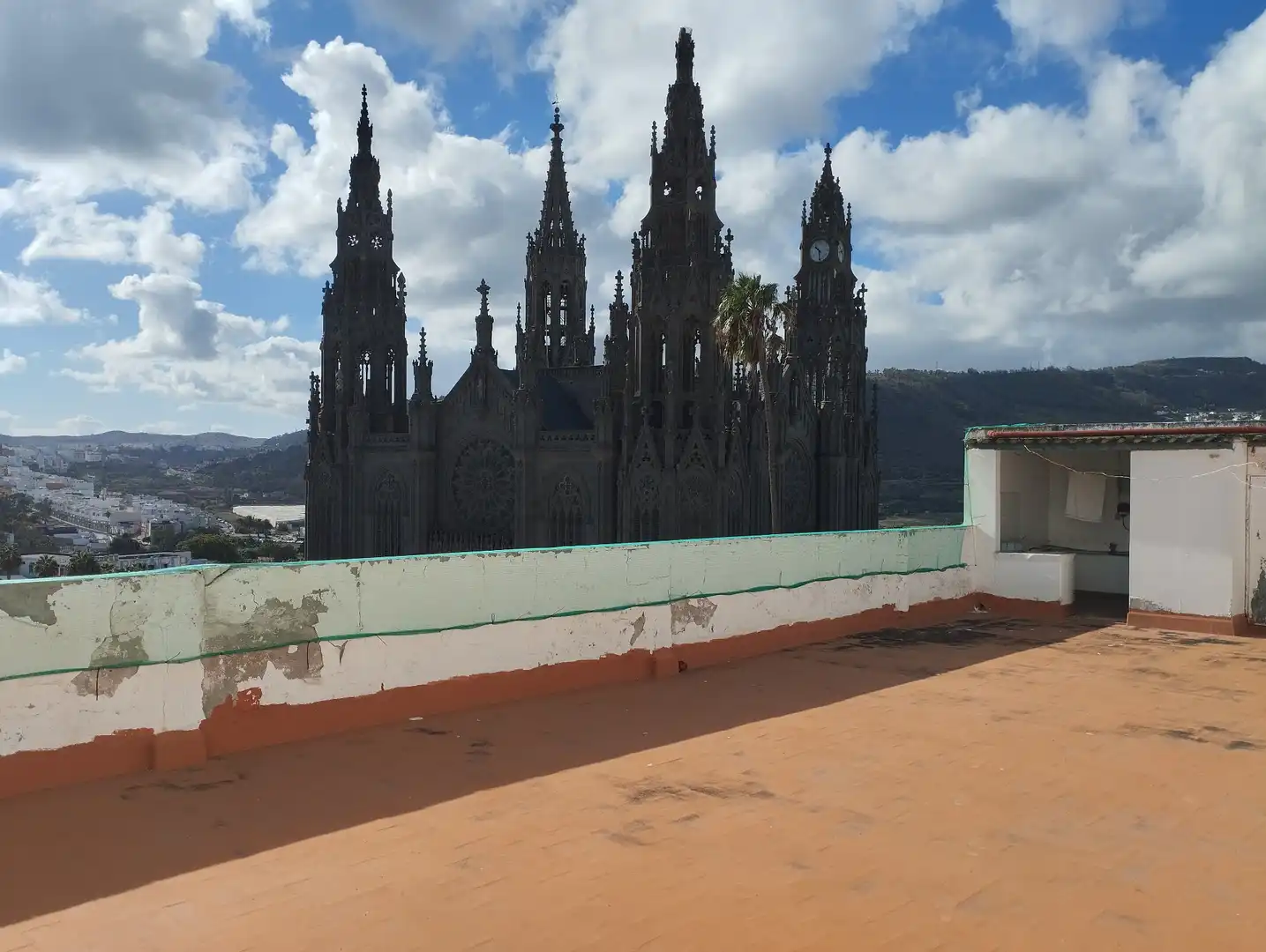 Vista exterior de Casa o xalet en venda en Arucas amb Traster i Moblat