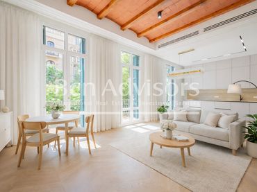 Wohnung mit Balkon zum Verkauf in Carrer de València