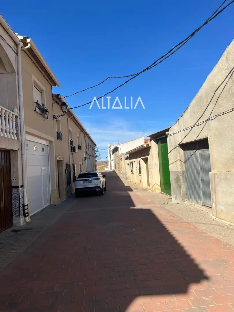 Exterior view of Houses for sale in Pinarejo  with Air Conditioner, Heating and Furnished
