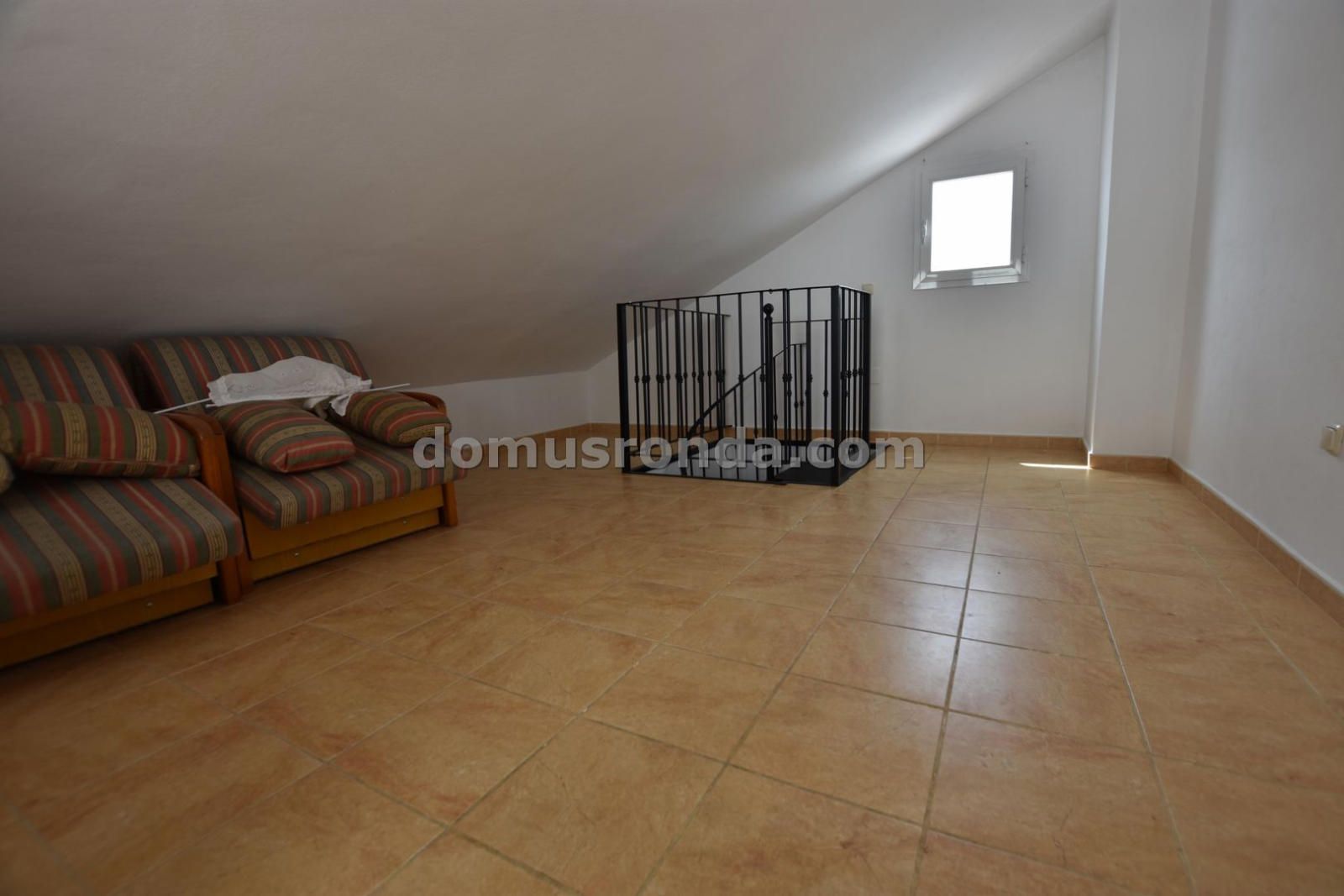Duplex for sale in Ronda  with Air Conditioner, Heating and Storage room
