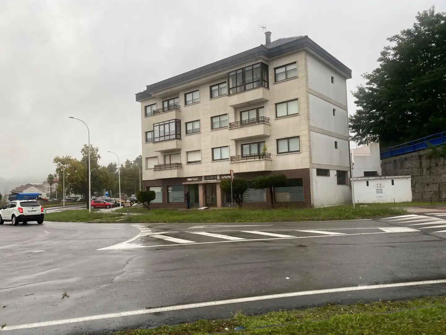 Vista exterior de Local en venta en Pontevedra Capital 
