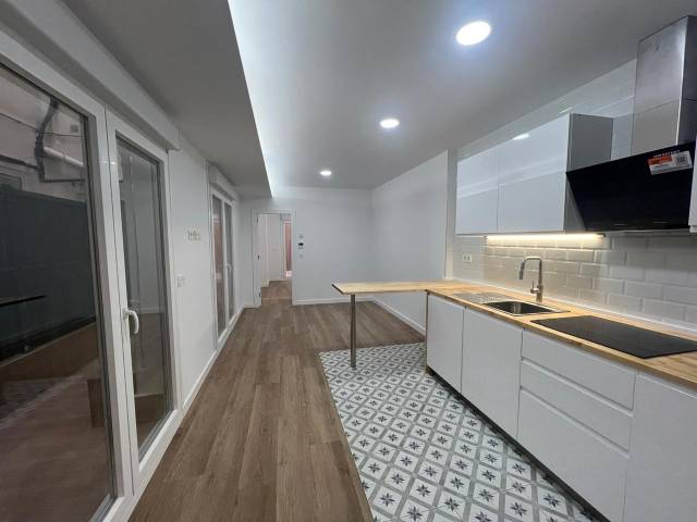 Piso en Venta en De Antonio Rocasolano en Paseo Sagasta