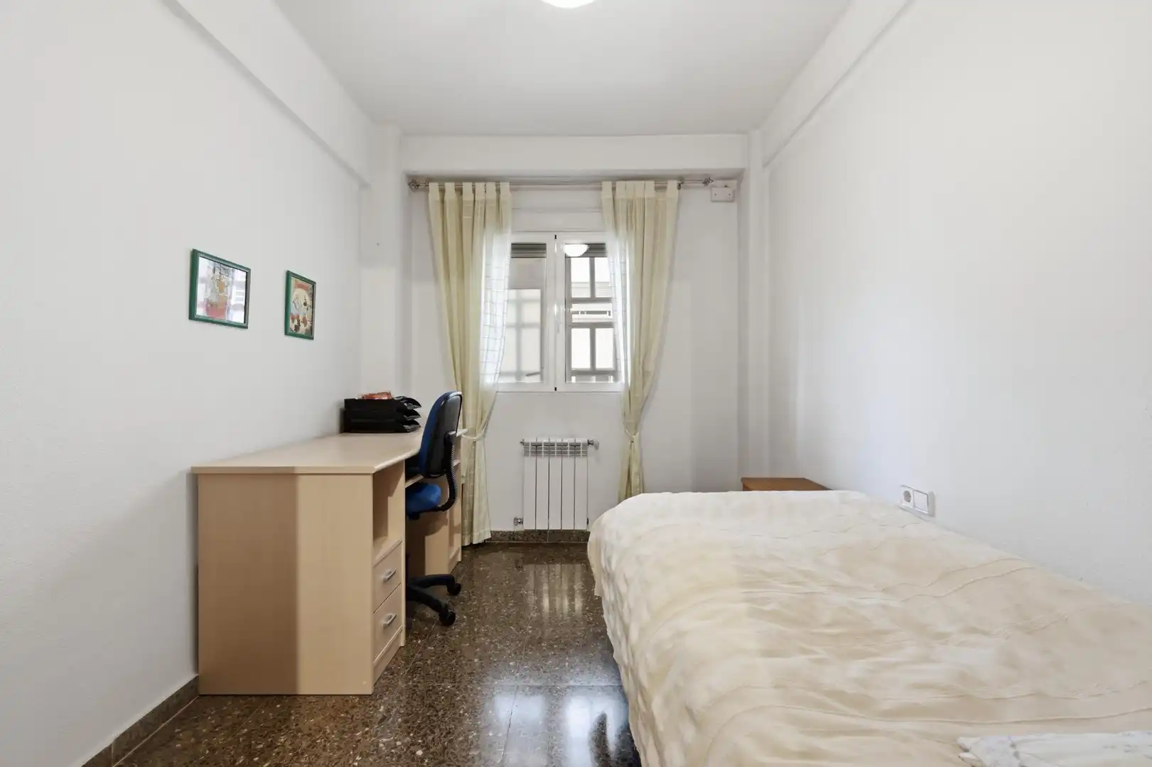 Dormitori de Pis en venda en Valencia amb Aire condicionat i Balcó