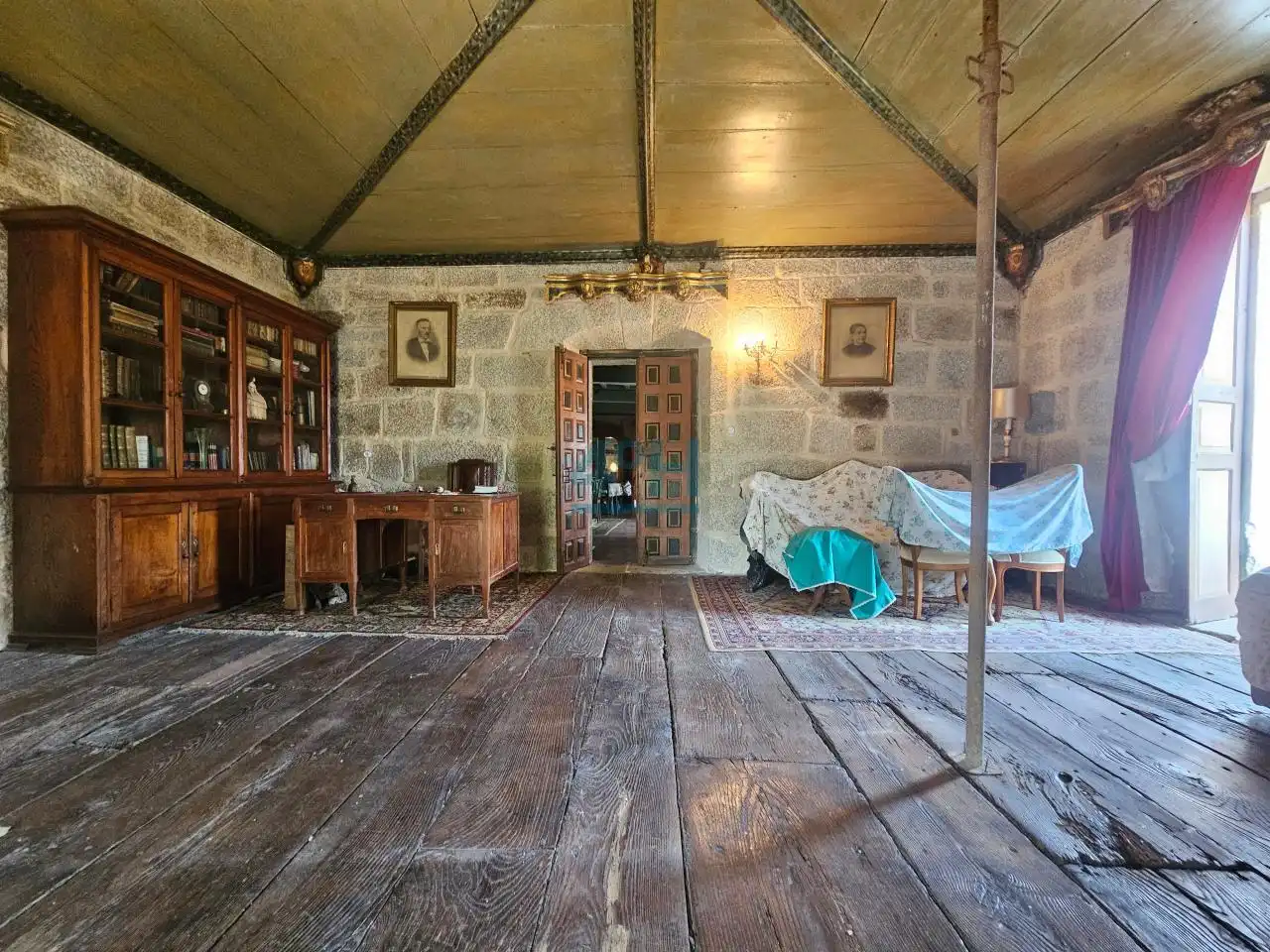 Finca rústica en venta en Beade  con Jardín privado y Amueblado