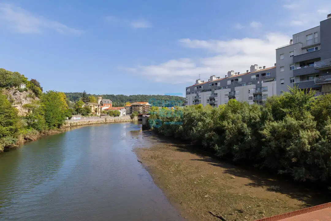 Vista exterior de Piso en venta en Donostia - San Sebastián  con Calefacción, Terraza y Trastero