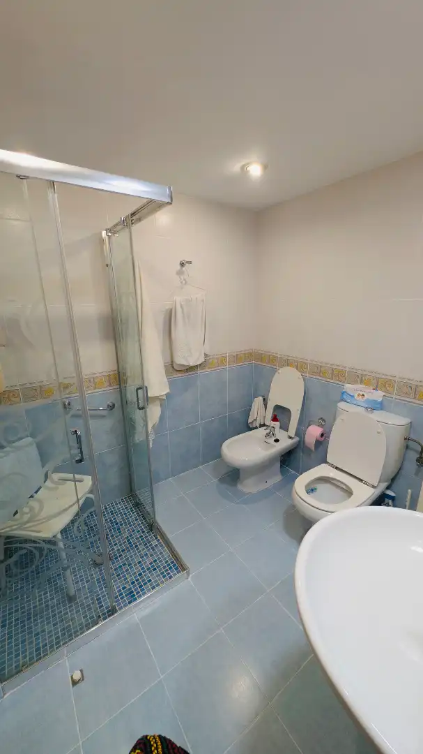 Bany de Casa o xalet en venda en Oliva amb Aire condicionat, Calefacció i Jardí privat