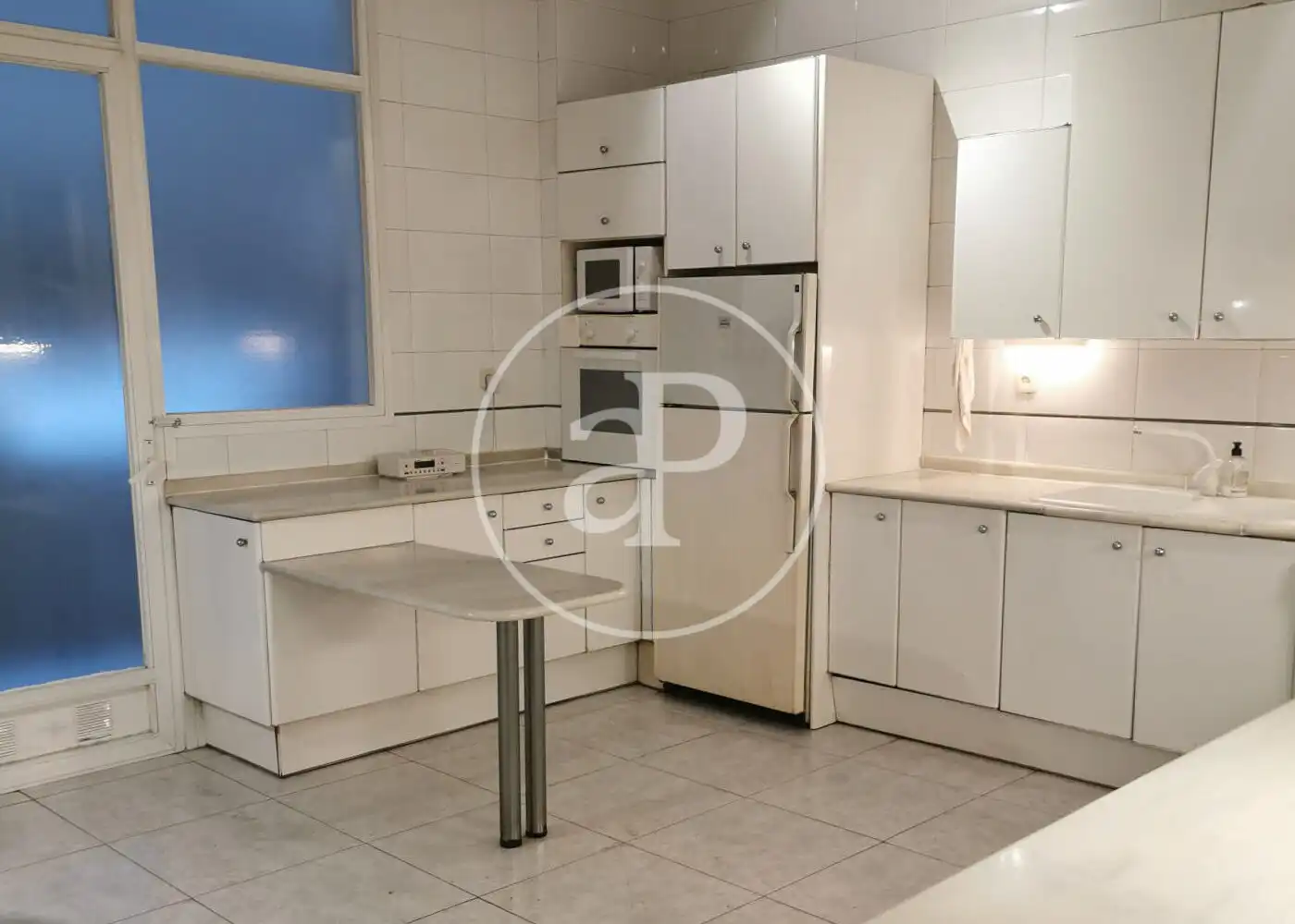 Cuina de Pis en venda en Barcelona amb Aire condicionat, Calefacció i Traster