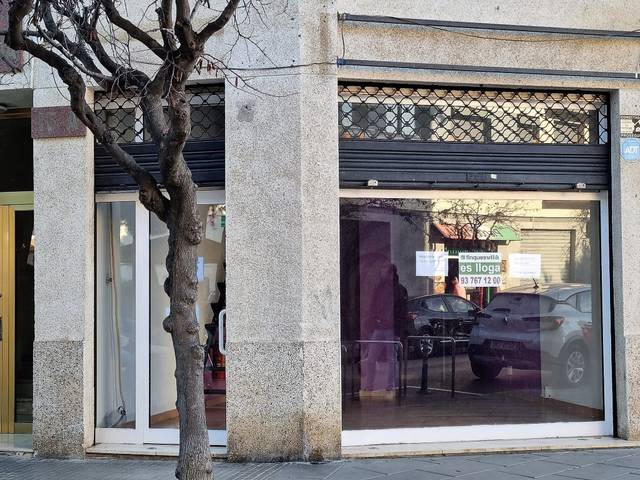 Local comercial en Venta en Avenida Montserrat en Centre