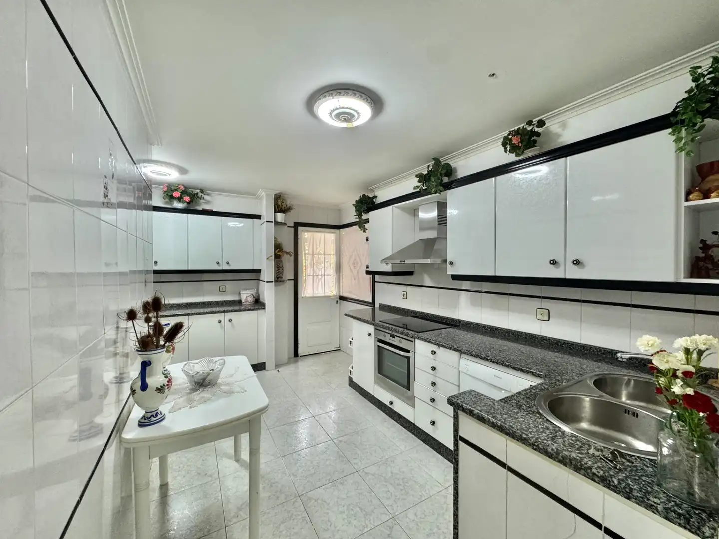 Kitchen of Houses for sale in Arteixo  with Heating, Private garden and Parquet flooring