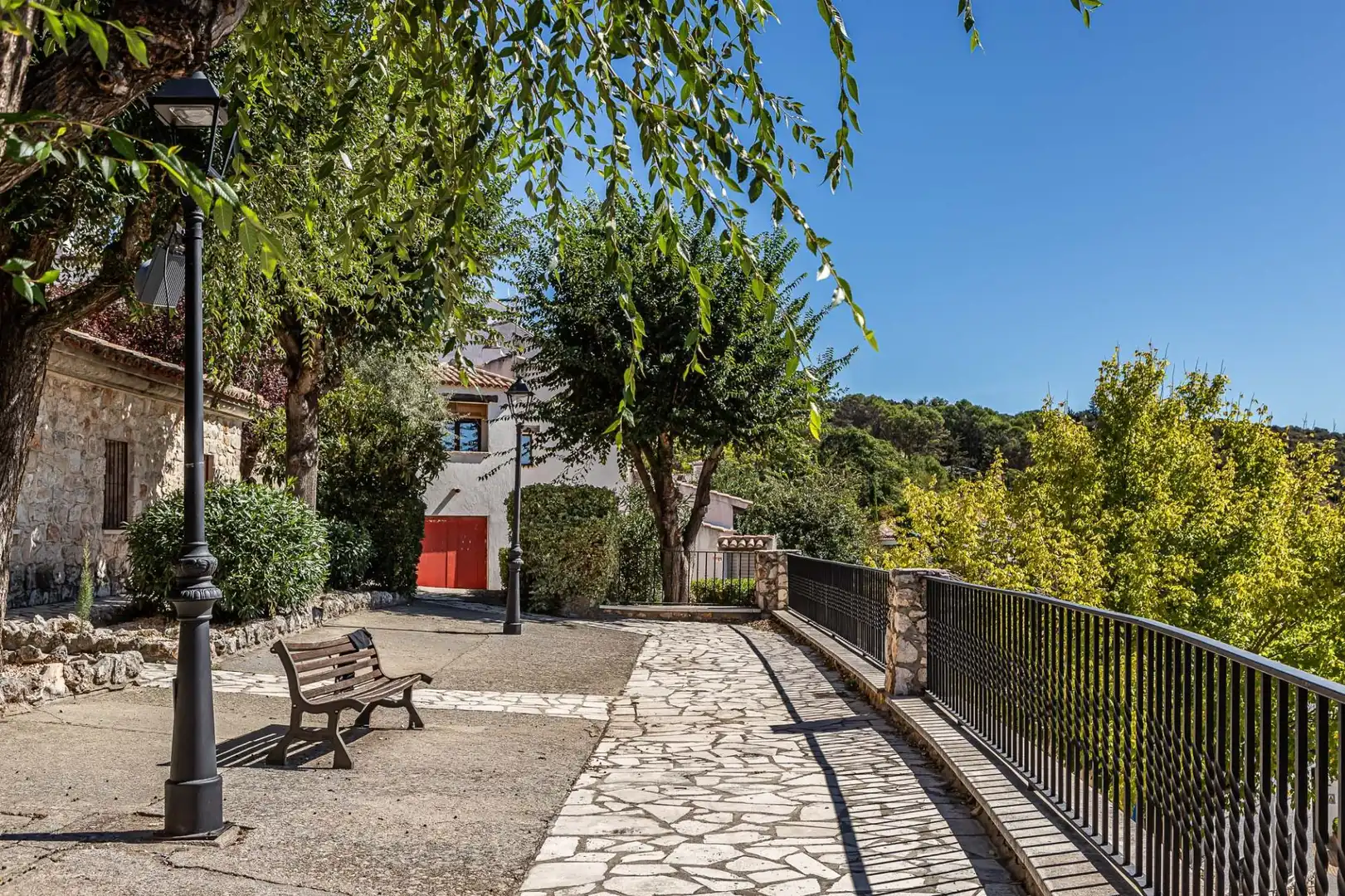 Außenansicht von Einfamilien-Reihenhaus zum Verkauf in Olmeda de las Fuentes mit Heizung und Terrasse