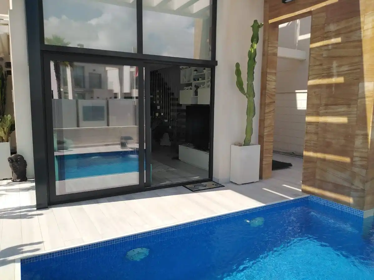 Piscina de Casa o xalet en venda en Orihuela amb Aire condicionat, Terrassa i Piscina