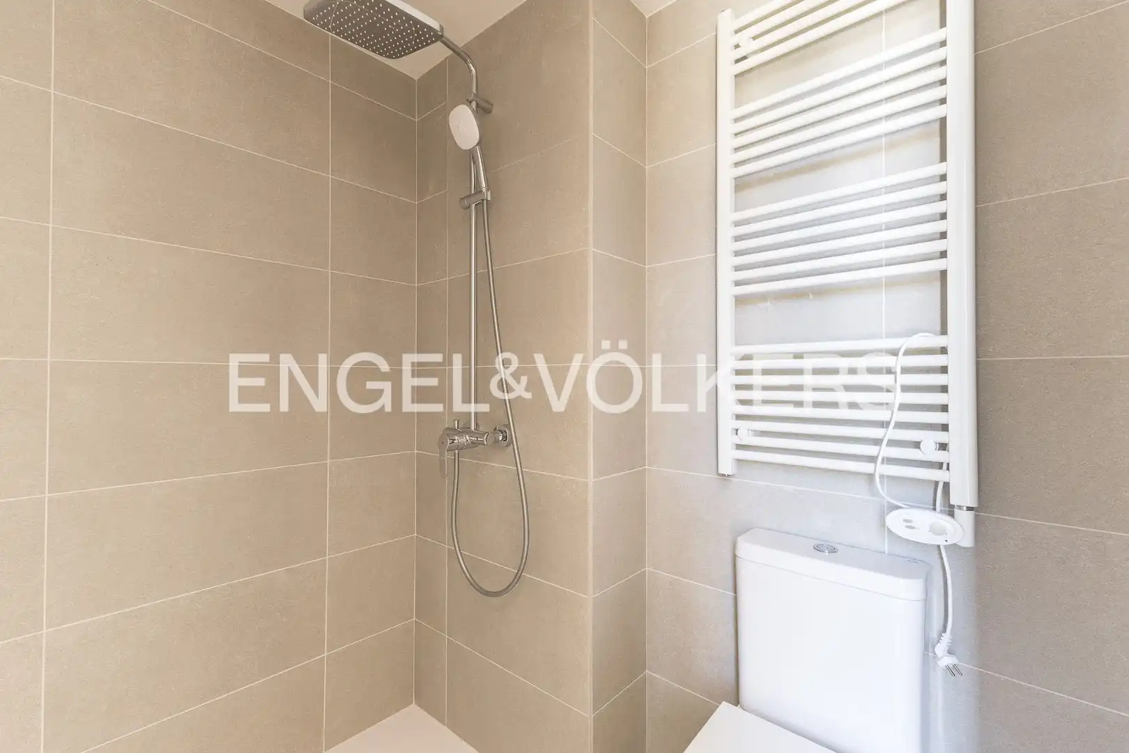 Baño de Ático en venta en Vilanova i la Geltrú con Aire acondicionado, Calefacción y Terraza