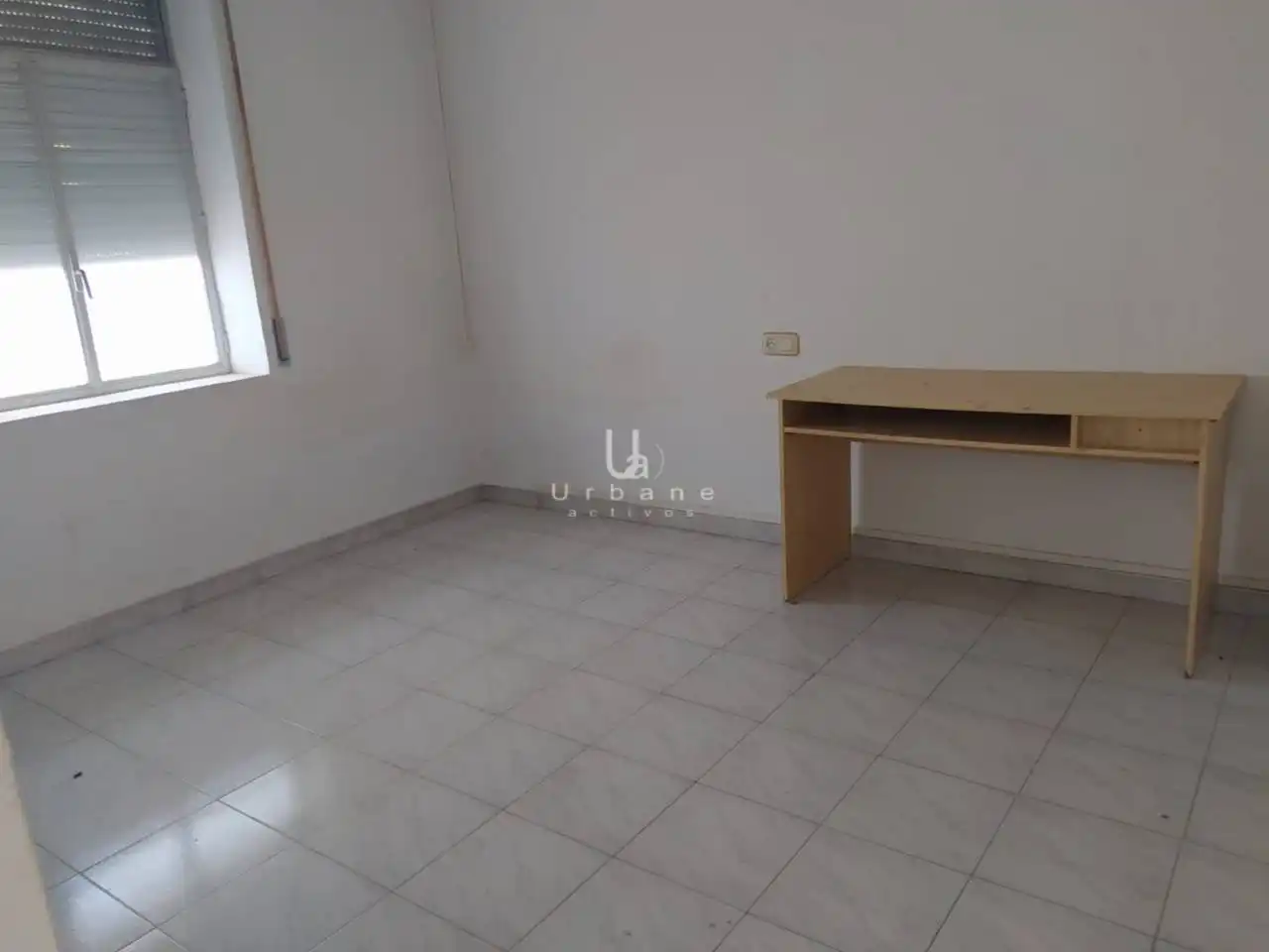 Habitación de Local en venta en Murcia