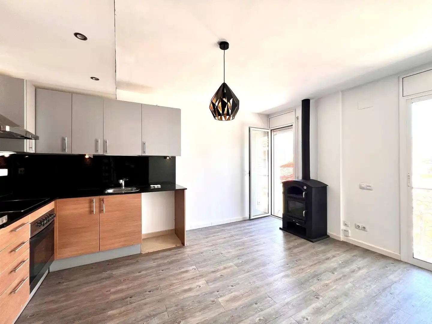 Kitchen of Duplexes for sale in Santa Bàrbara