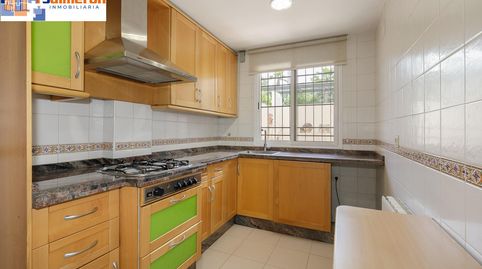Foto 5 de Casa adosada en venta en Calle Calle Hipócrates, San Miguel, Armilla