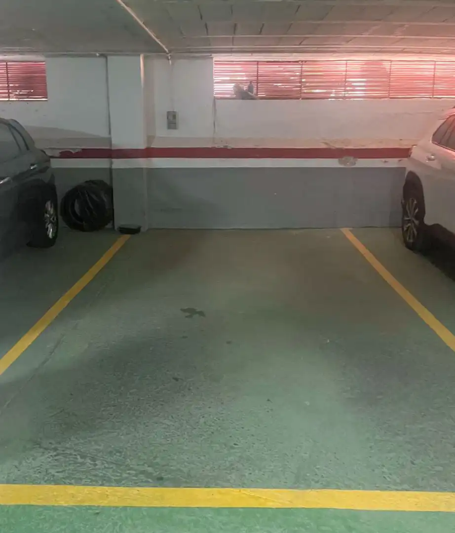 Garaje de alquiler en La Calzada - La Florida