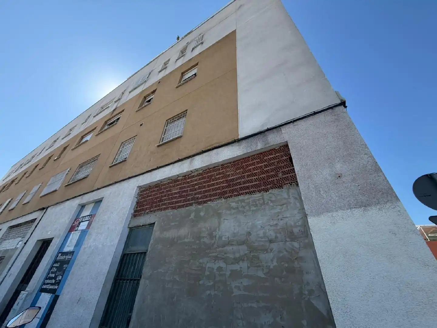 Vista exterior de Pis en venda en Sevilla
