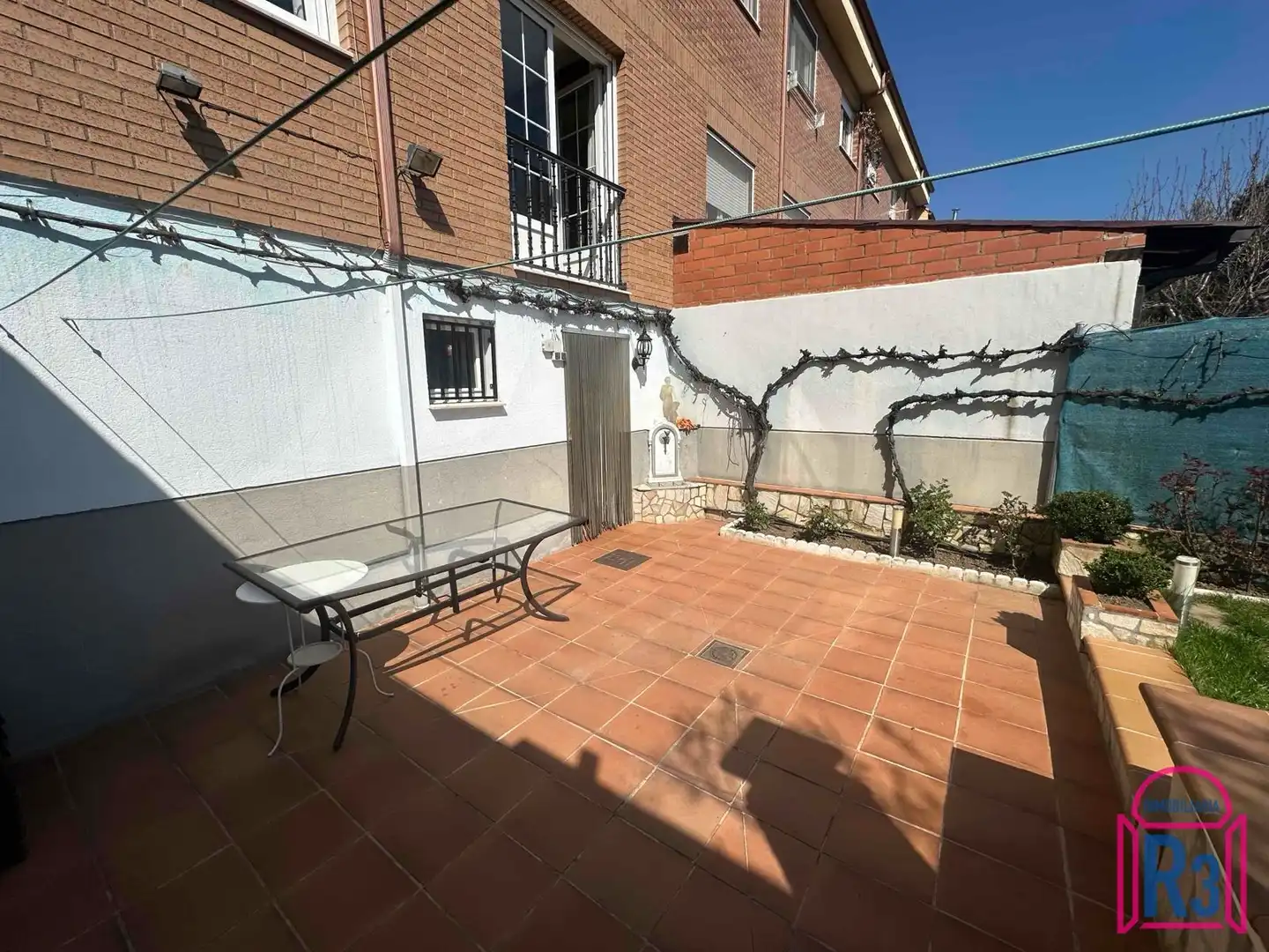 Terrassa de Casa adosada en venda en San Andrés del Rabanedo amb Calefacció, Jardí privat i Traster