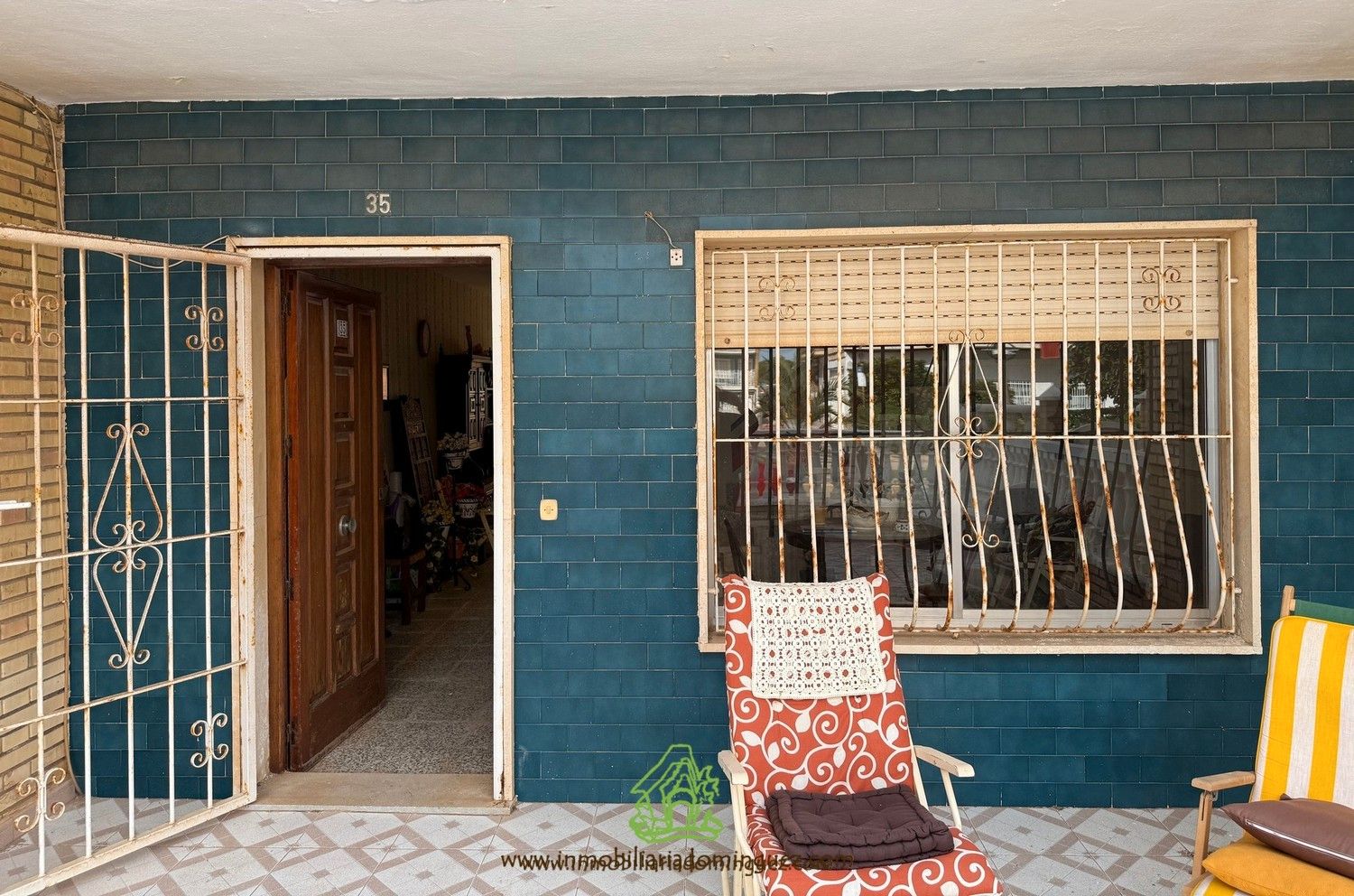 Vista exterior de Casa adosada en venda en Cartagena amb Aire condicionat, Terrassa i Traster
