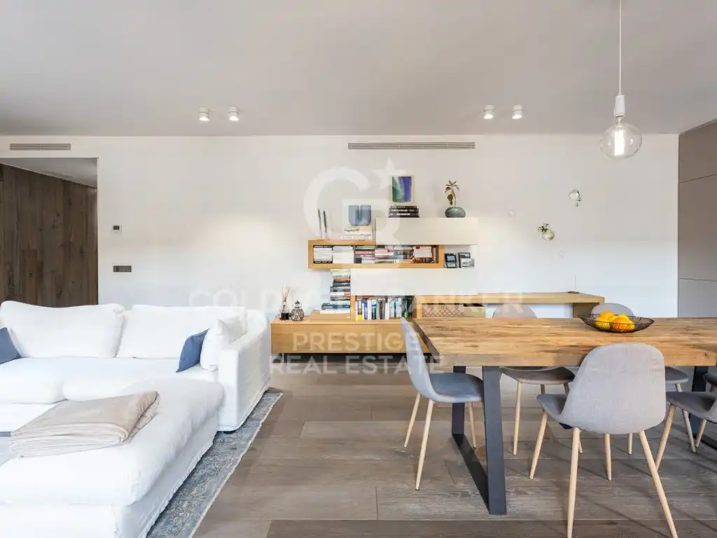 Sala d'estar de Àtic en venda en Barcelona amb Aire condicionat, Terrassa i Piscina