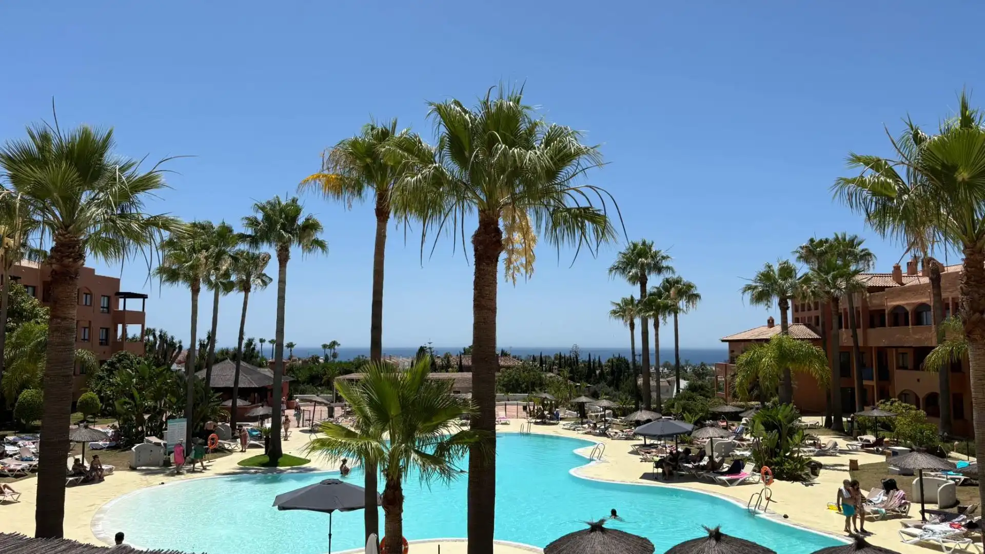 Swimming pool of Apartments for sale in Benahavís  with Private garden, Alarm and Community pool