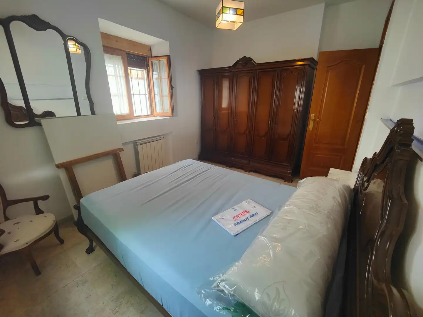 Habitación de Casa o chalet de alquiler en Granada con Calefacción, Jardín privado y Terraza